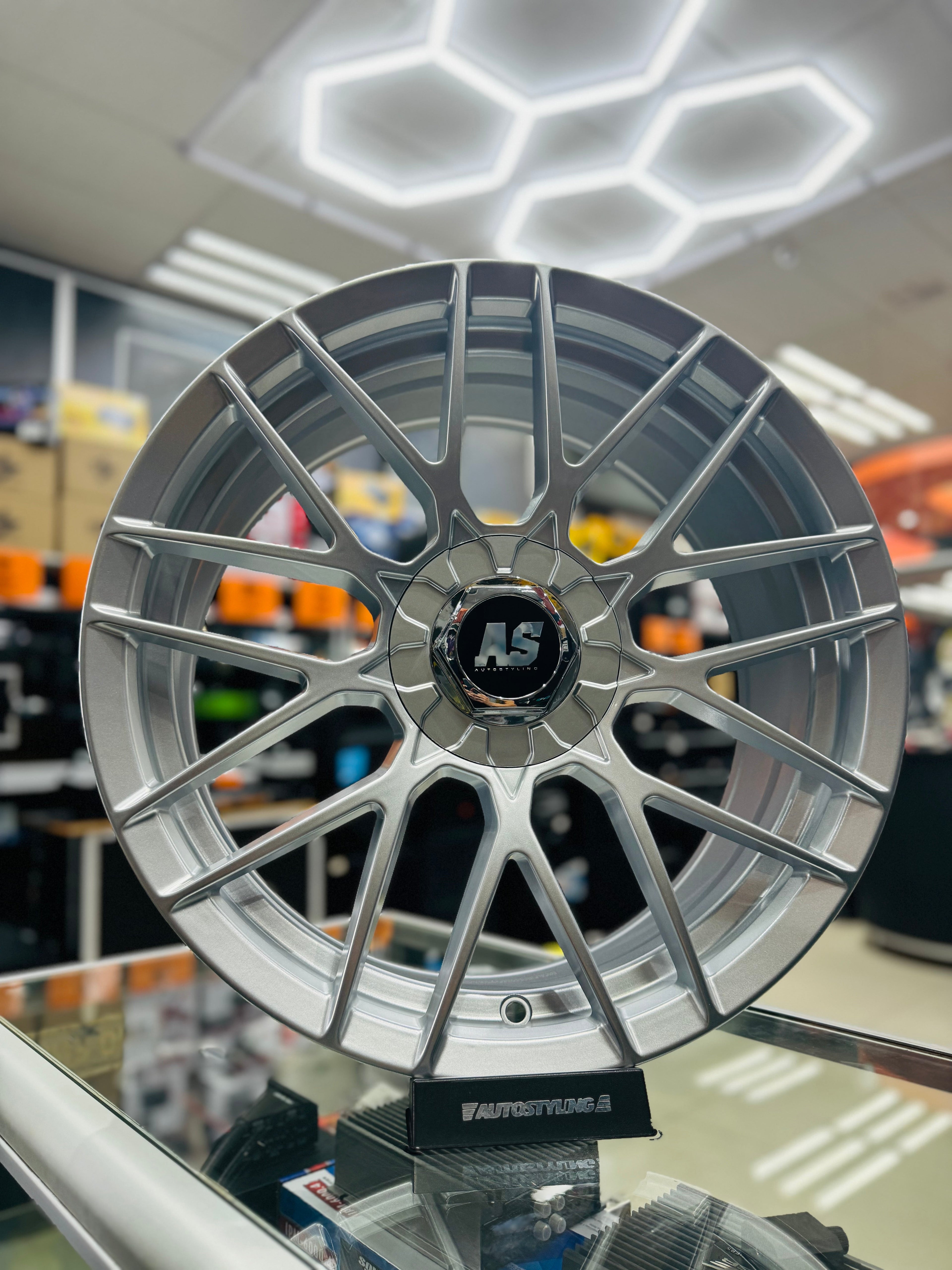 18” AS- RSE 5/100 5/114 SILVER