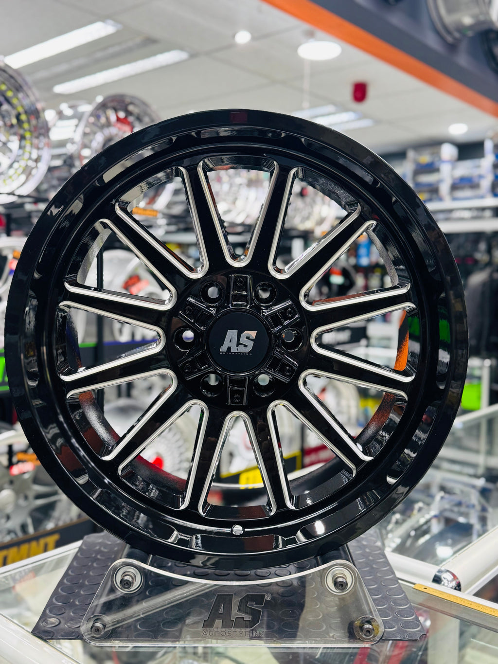 20” CONCAVO SERIES 320 GLOSS  BLACK BAKKIE RIMS 6/139 PCD