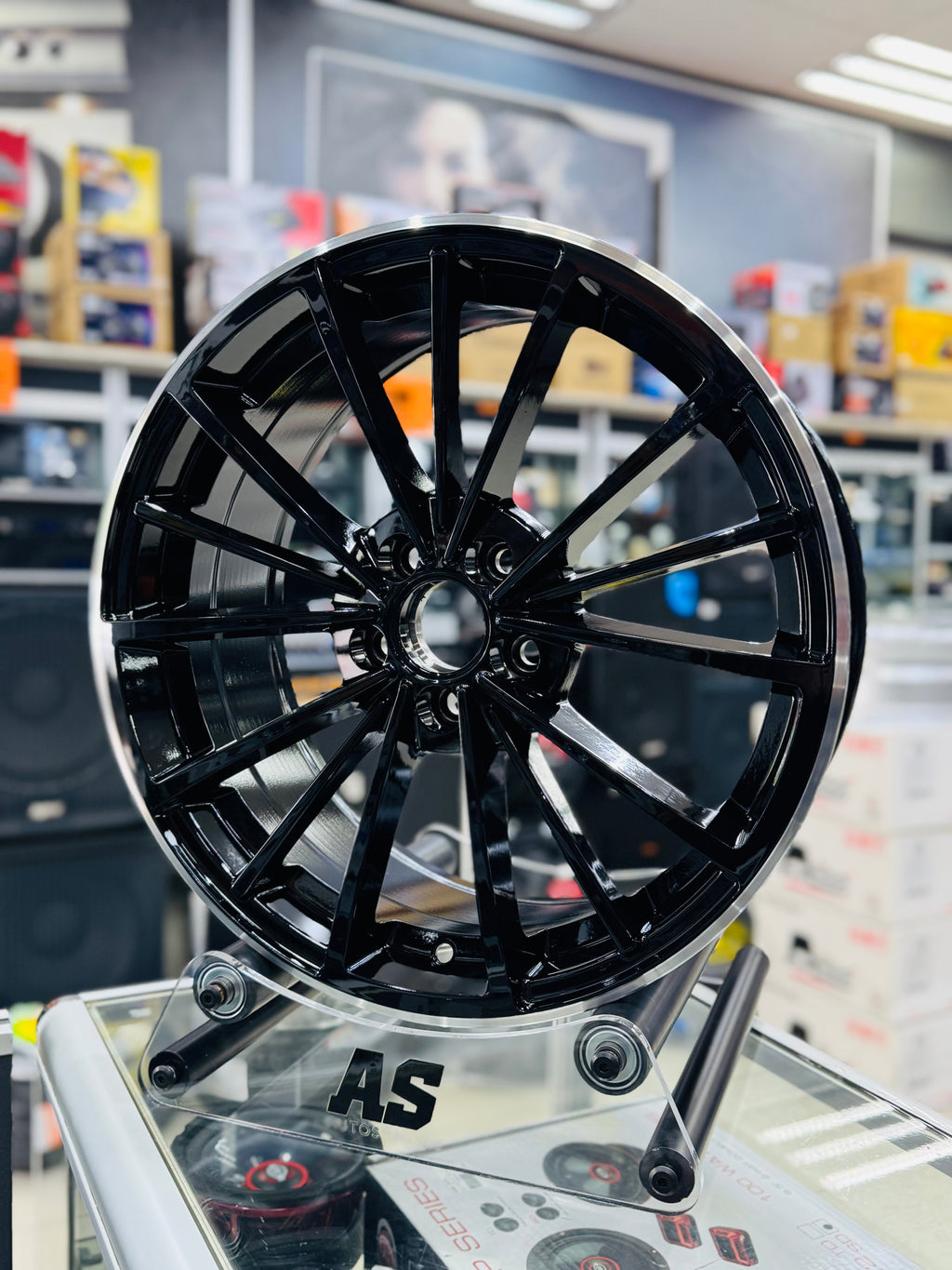 17” V-DUB  CLUBSPORT 2 GB SILVER LIP