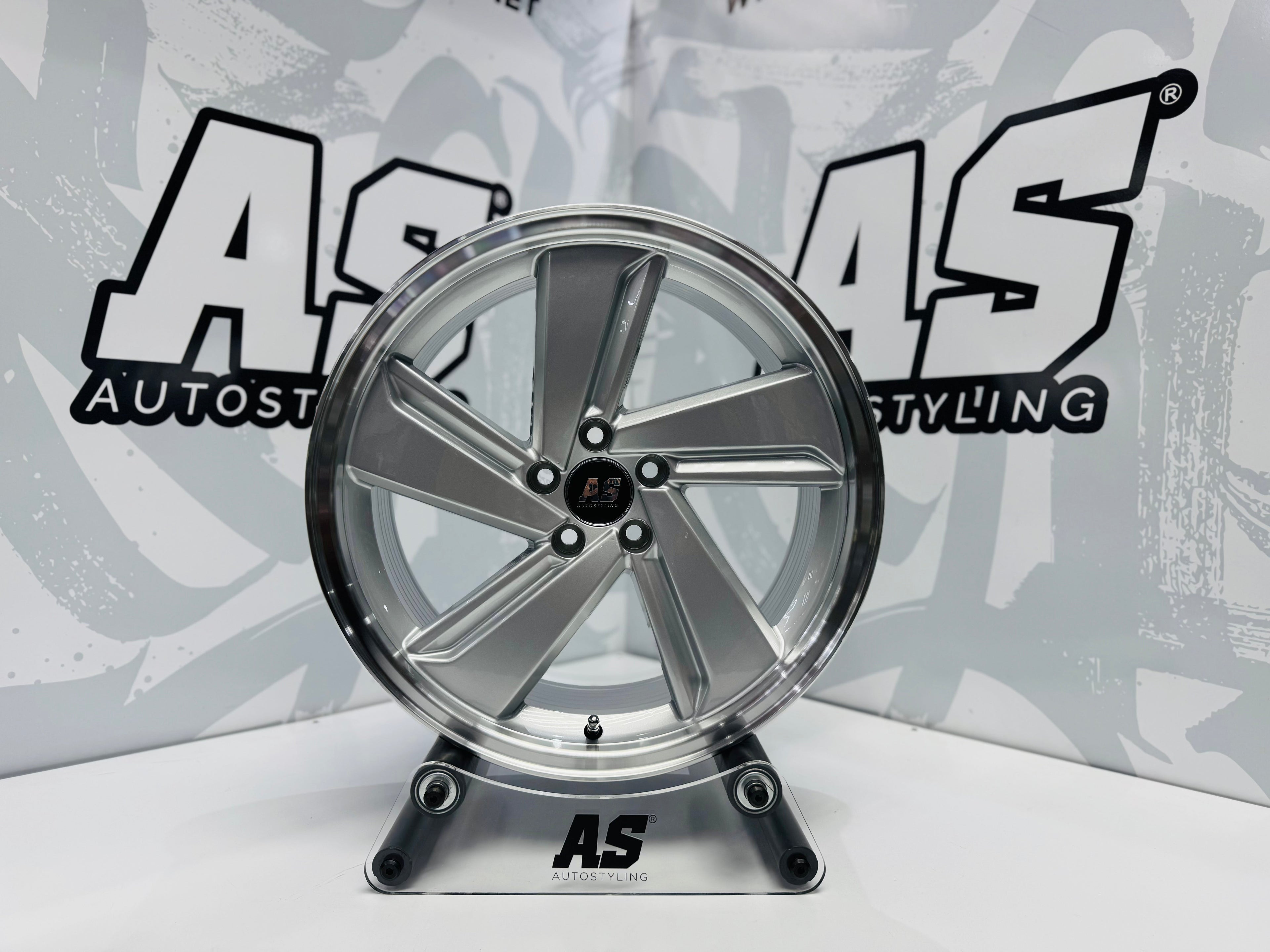 17” AS- MILTON DISHED 5/100 SILVER RIMS
