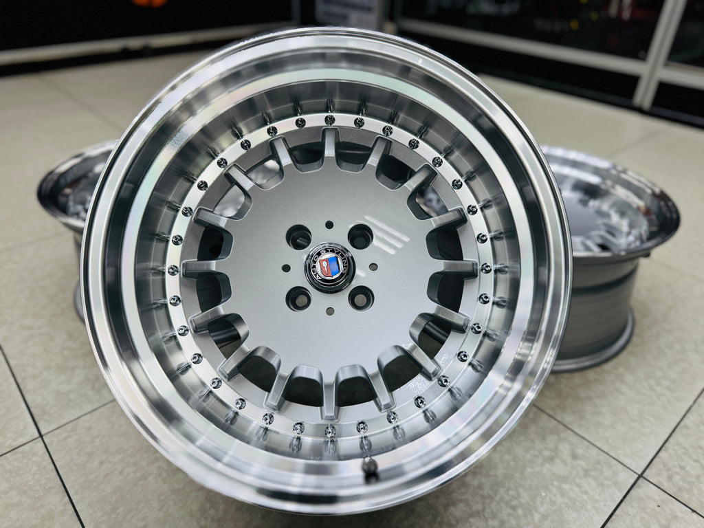 17” AS- E30 BOTTLE CAPS   8.5/10j 4/100  SILVER