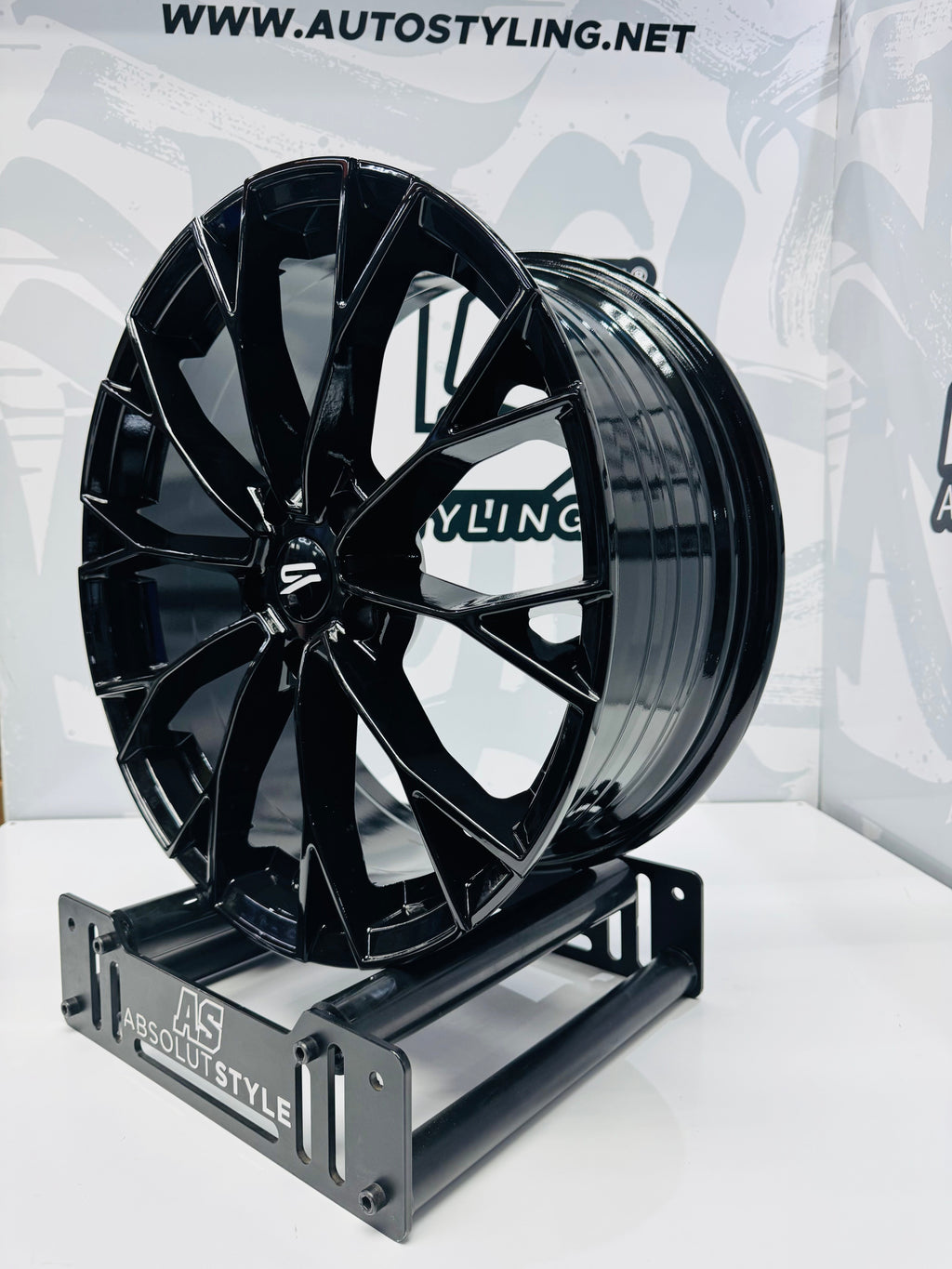 18” MK8.5GTI  5/112 GLOSS  BLACK