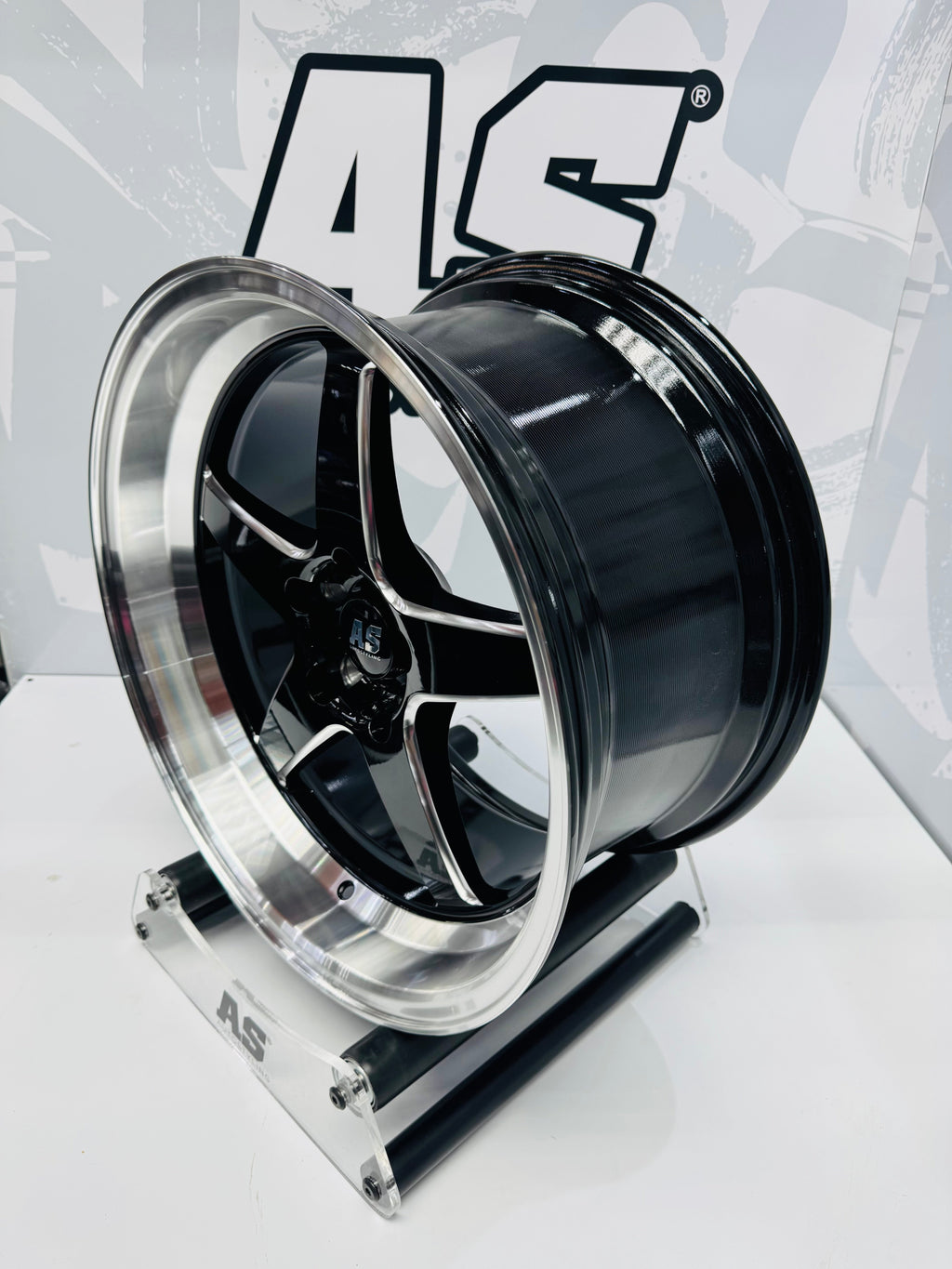 18” F99ZX307 5/114 BLACK with SILVER MILLING SILVER DISH