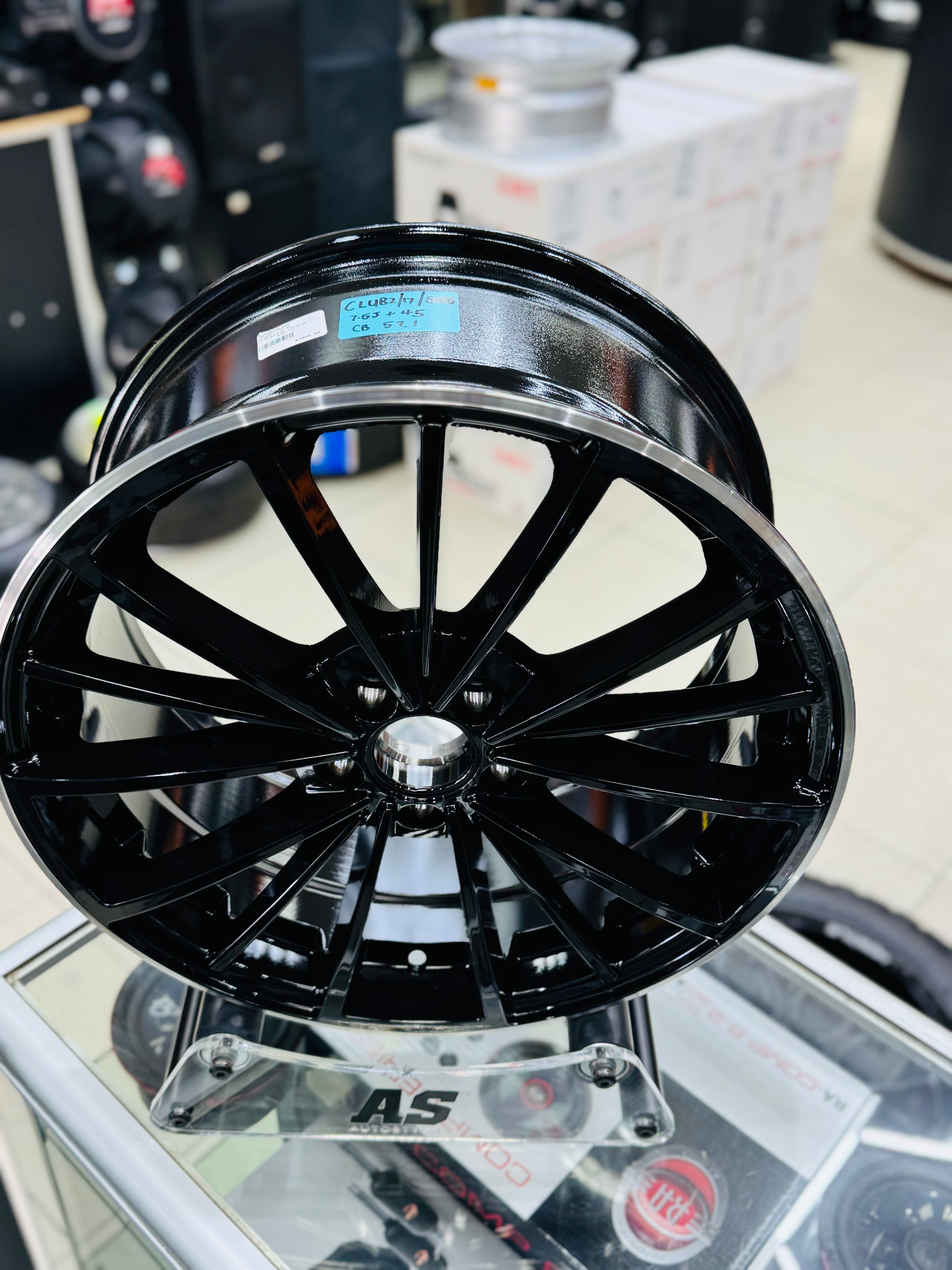 17” V-DUB  CLUBSPORT 2 GB SILVER LIP
