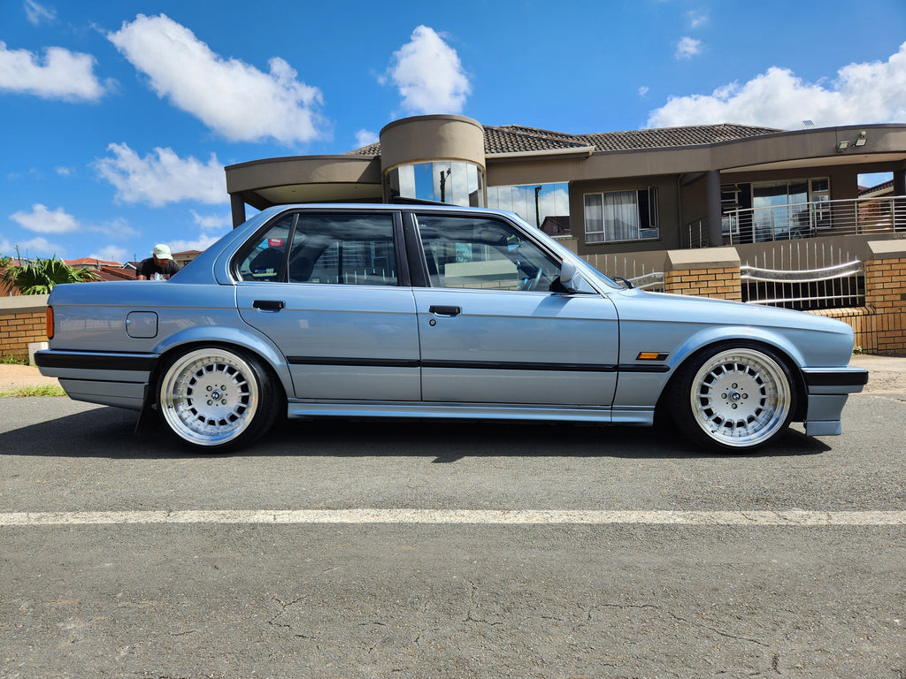 17” AS- E30 BOTTLE CAPS   8.5/10j 4/100  SILVER