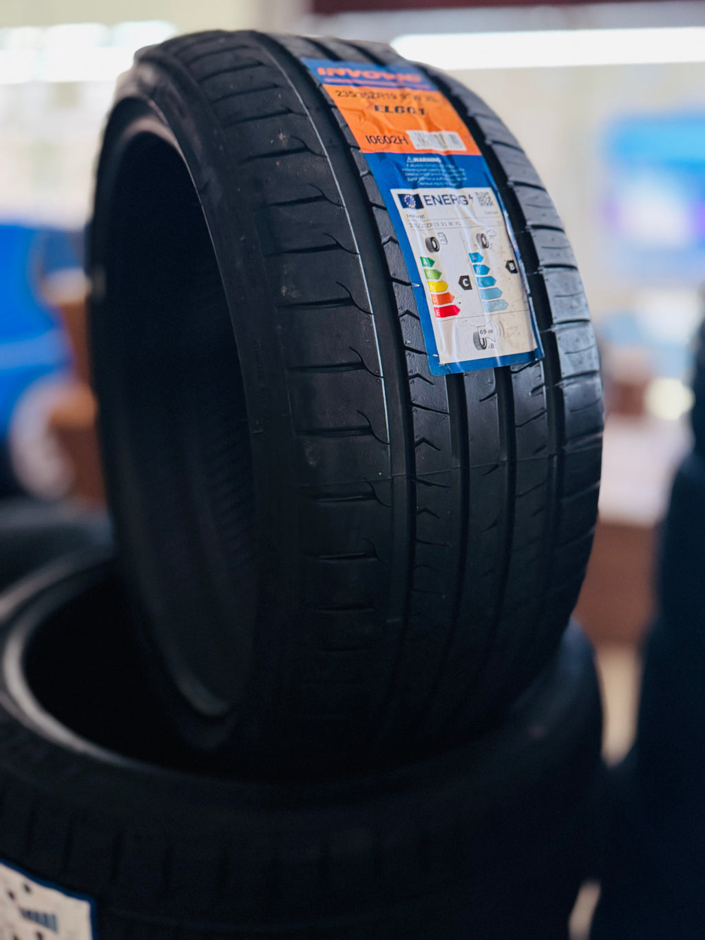 235/35/19 INVOVIC  TYRE