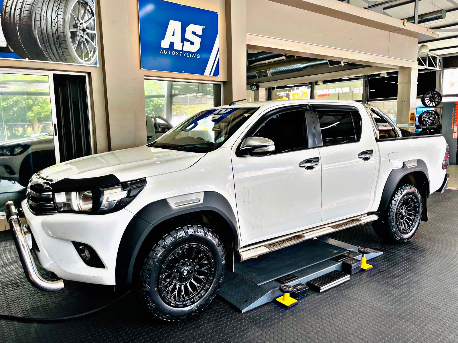 MAXXIS 265/60/18 RAZR A/T TYRES