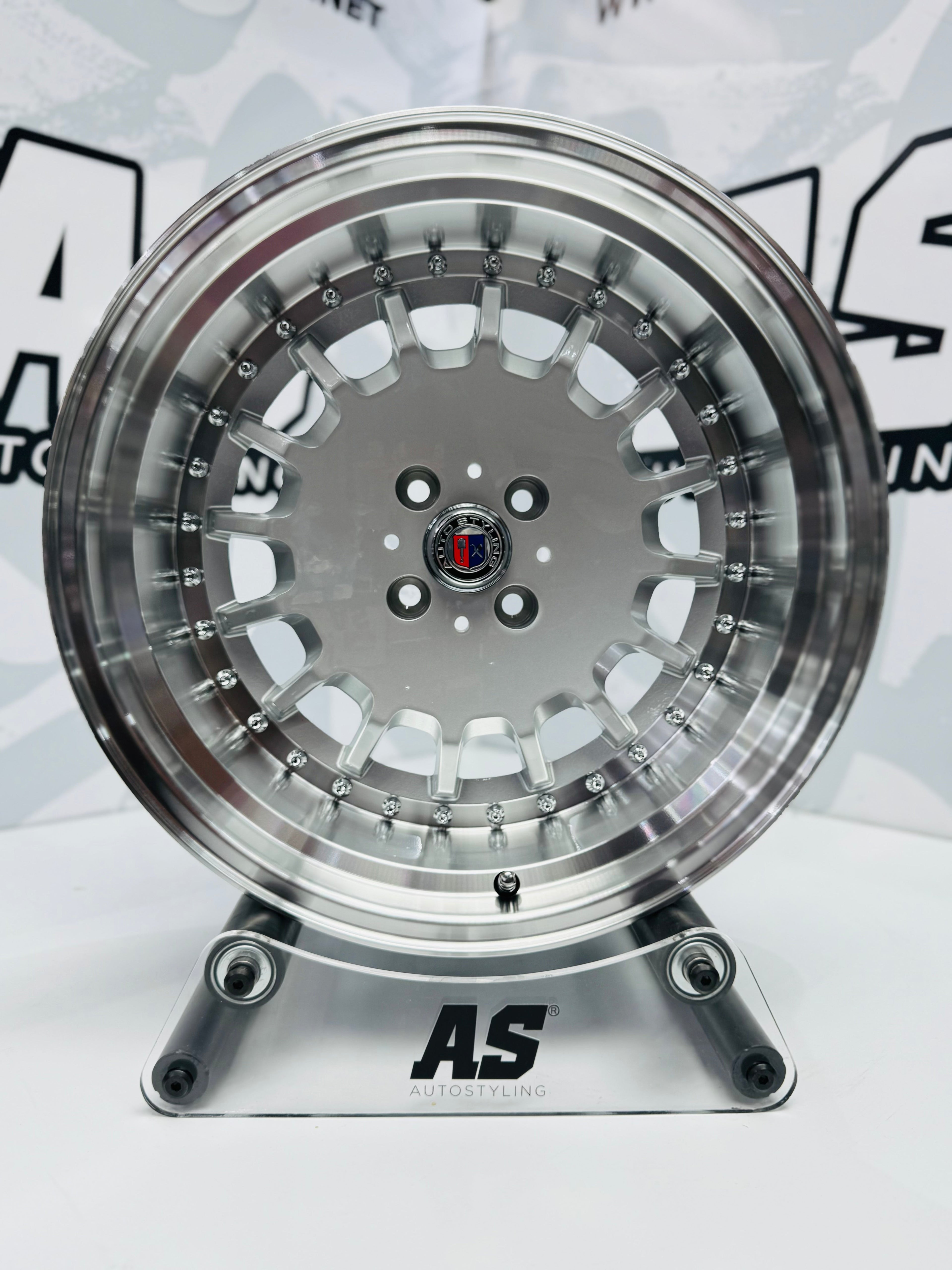 17” AS- E30 BOTTLE CAPS   8.5/10j 4/100  SILVER