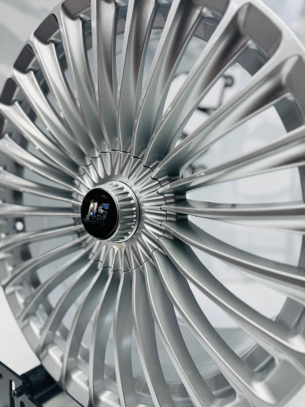 19” K328 MAYBAC 5/112 SILVER