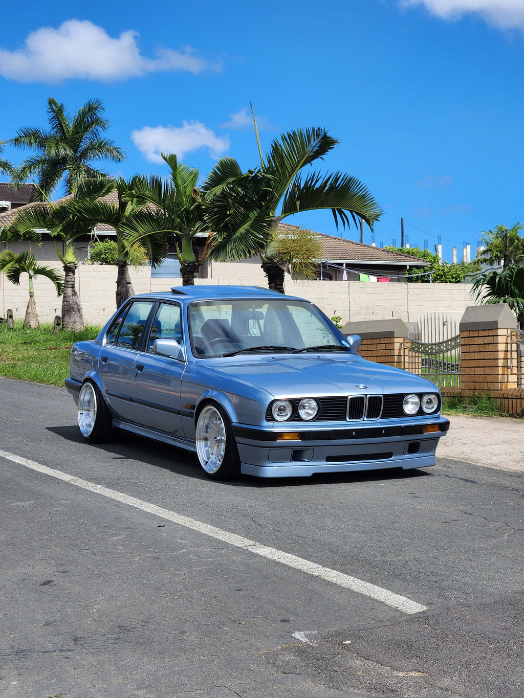 17” AS- E30 BOTTLE CAPS   8.5/10j 4/100  SILVER
