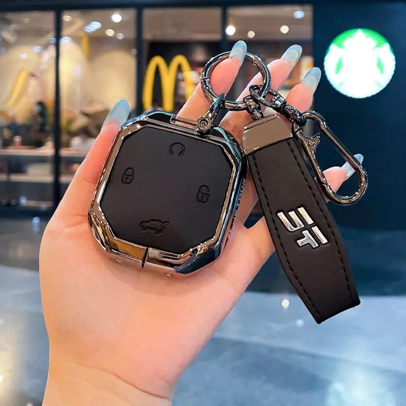 Jetour - Hard Shell Carbon-Look Metal Key Case Cover With Keyring