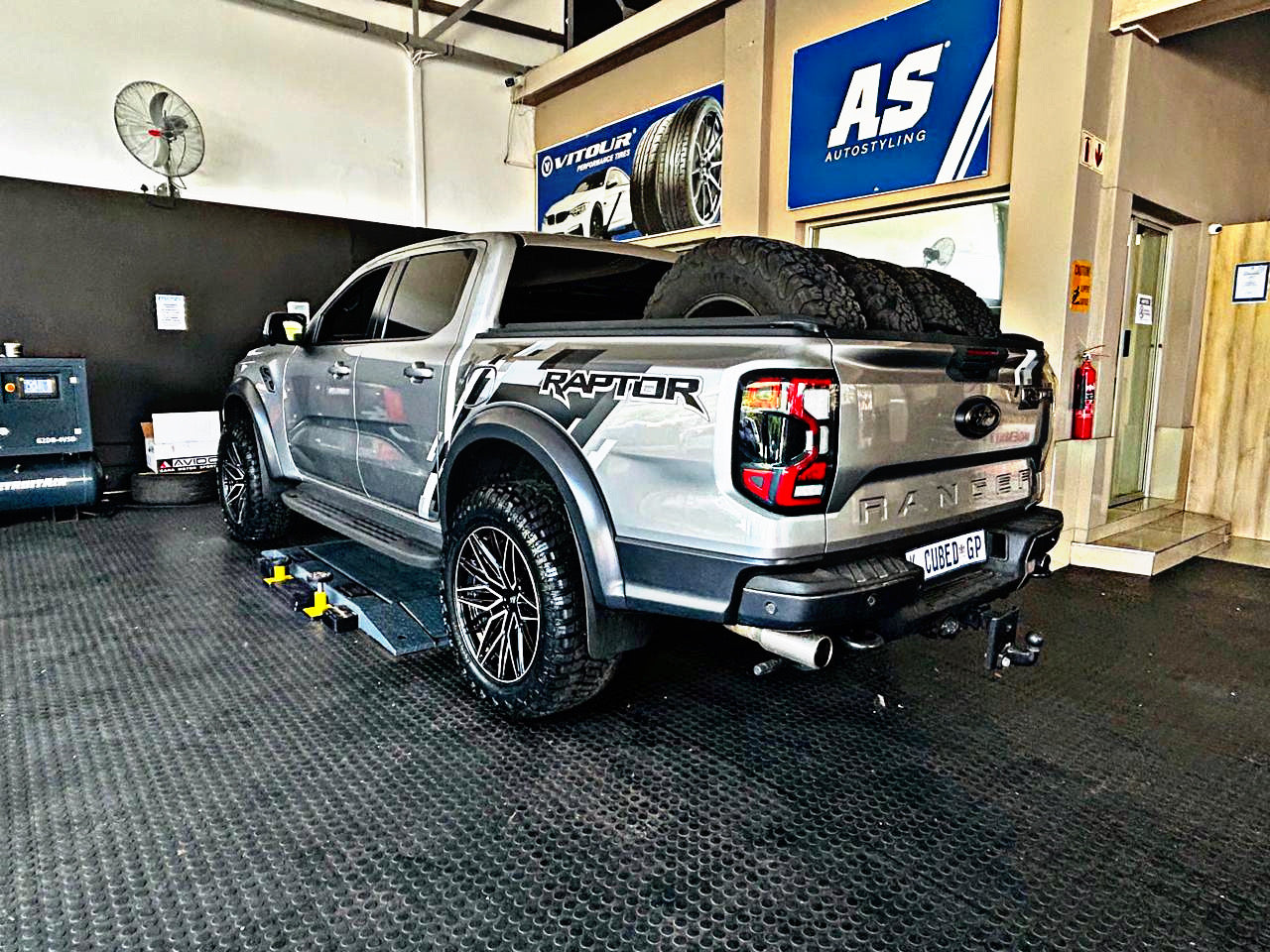 20” CONCAVO SERIES 876  BLACK MACHINE FACE   BAKKIE RIMS 6/139 PCD