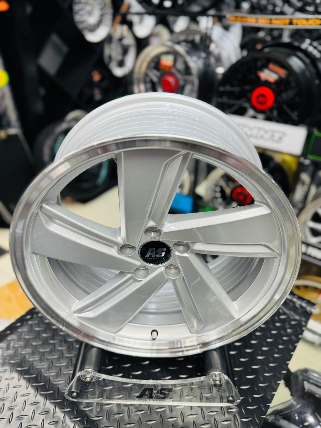 17” AS- MILTON DISHED 5/100 SILVER RIMS