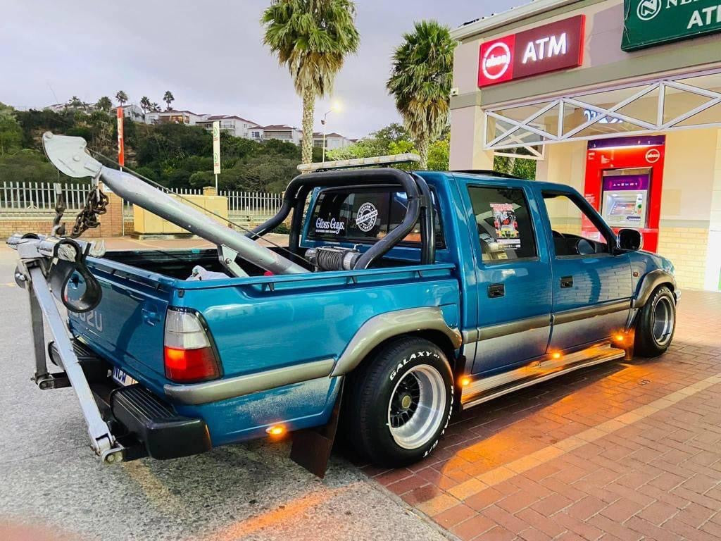 235/60/15 Vitour galaxy r1 white letters