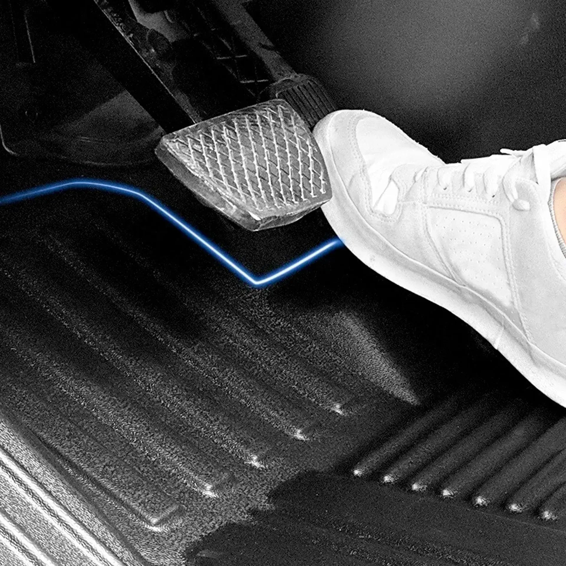 Toyota Hilux (15-On) Double-Cab Moulded TPE Rubber Floor Mats (3-Piece)