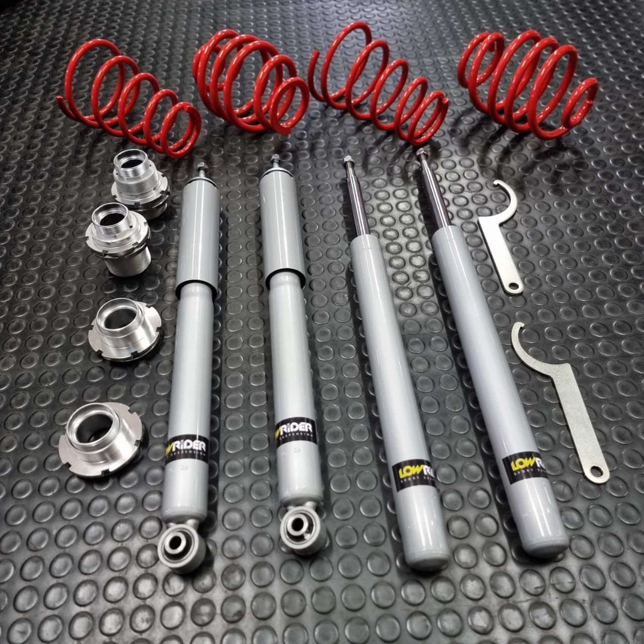 Lowrider Coilover Kit (Height Adjustable) - BMW E30