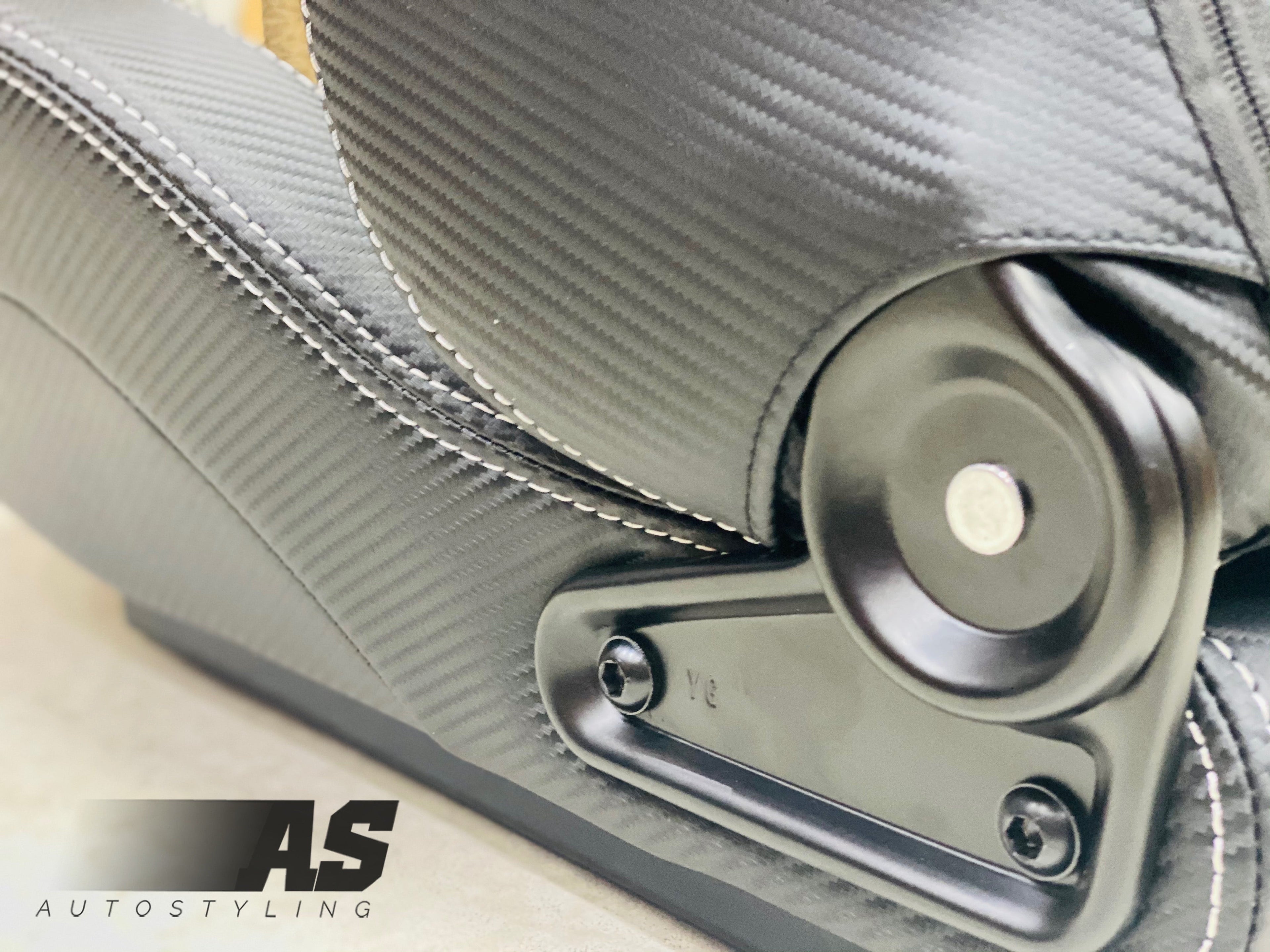 AS WINGBACK SEATS (D) CARBON LOOK