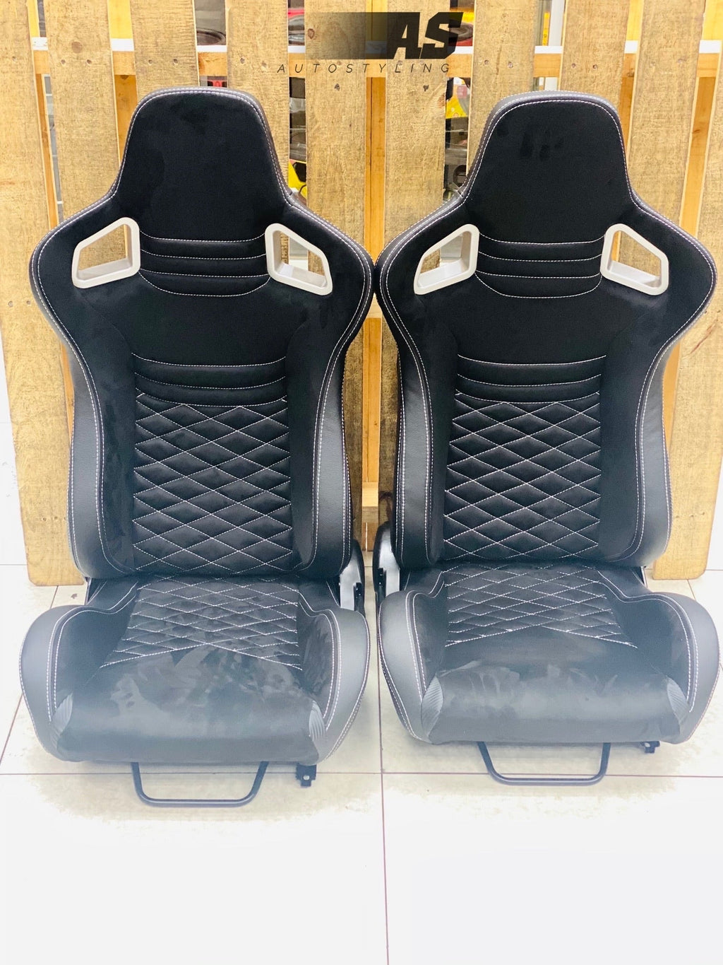 AS WINGBACK SEATS (B)