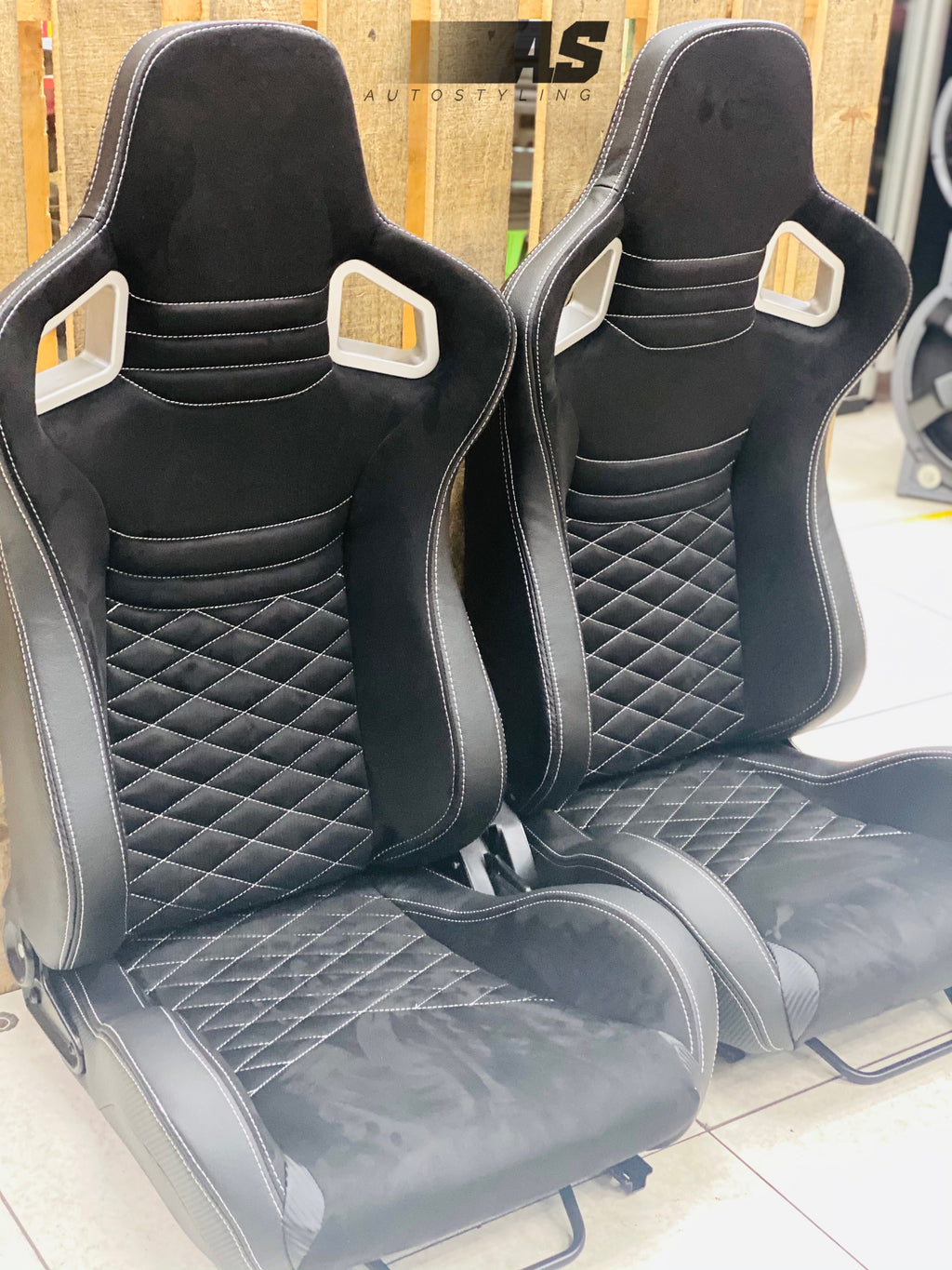 AS WINGBACK SEATS (B)