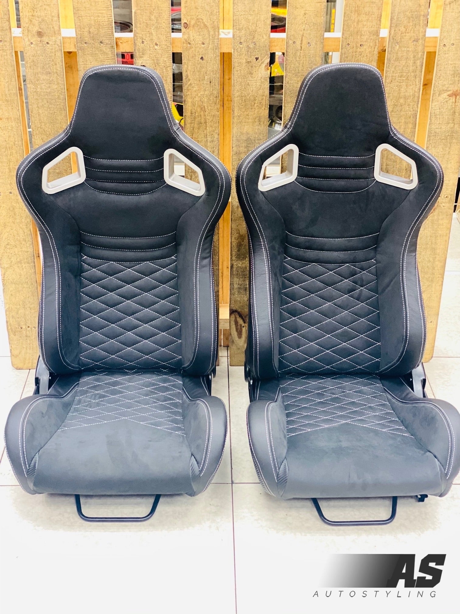 AS WINGBACK SEATS (A)