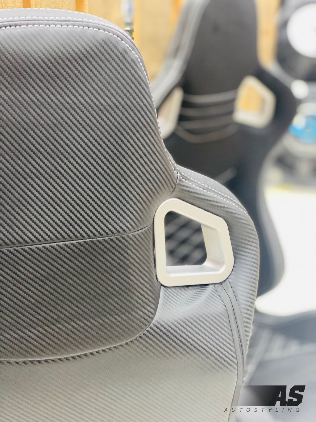 AS WINGBACK SEATS (B)