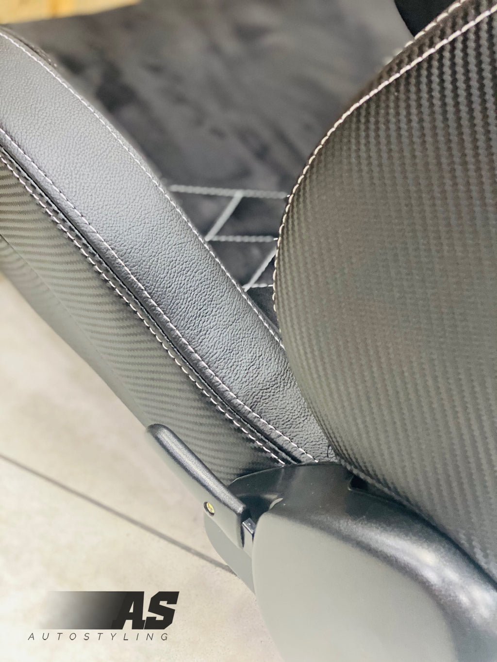 AS WINGBACK SEATS (B)