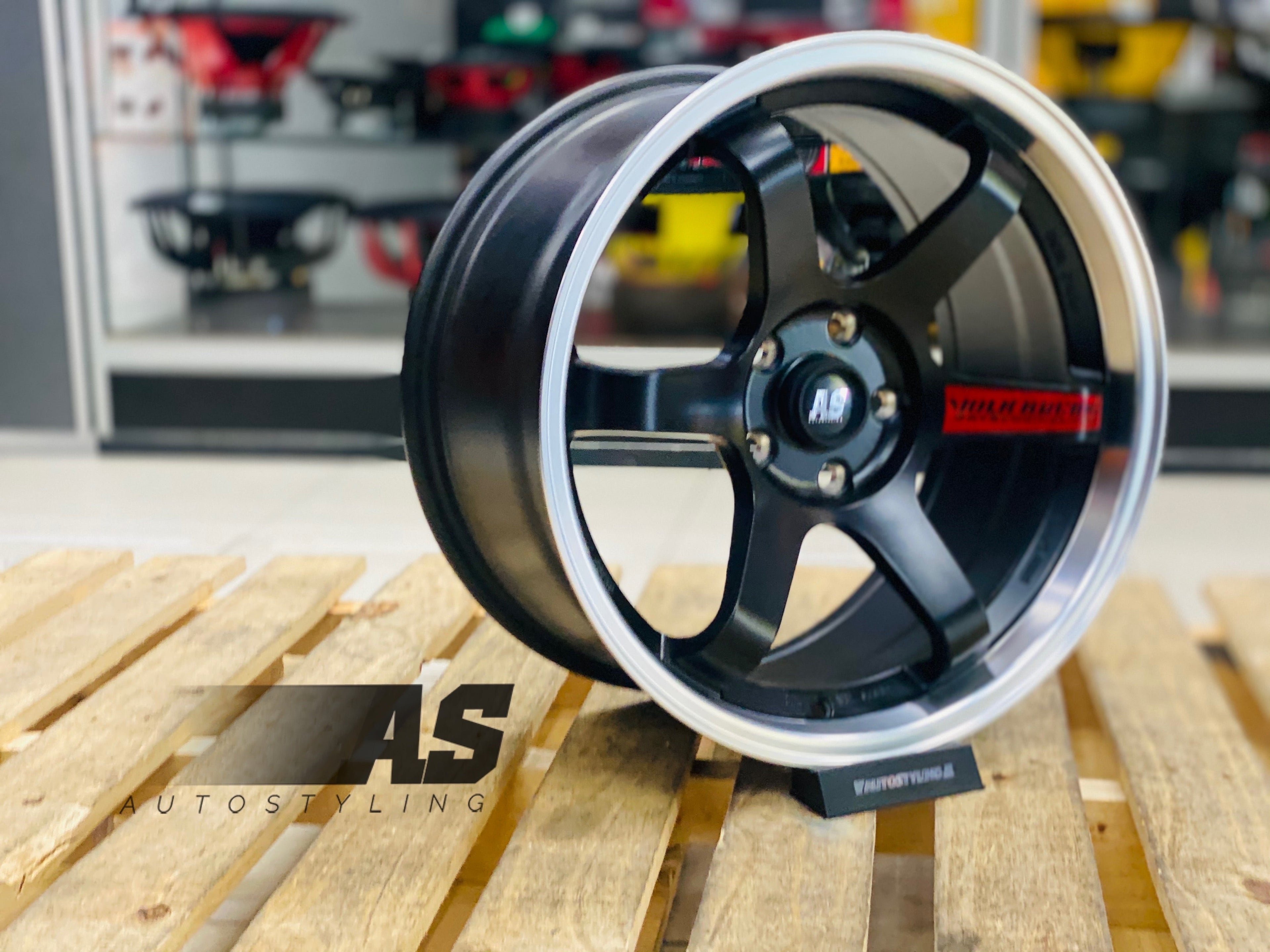 18” AS-37 5/114 BLACK SILVER LIP