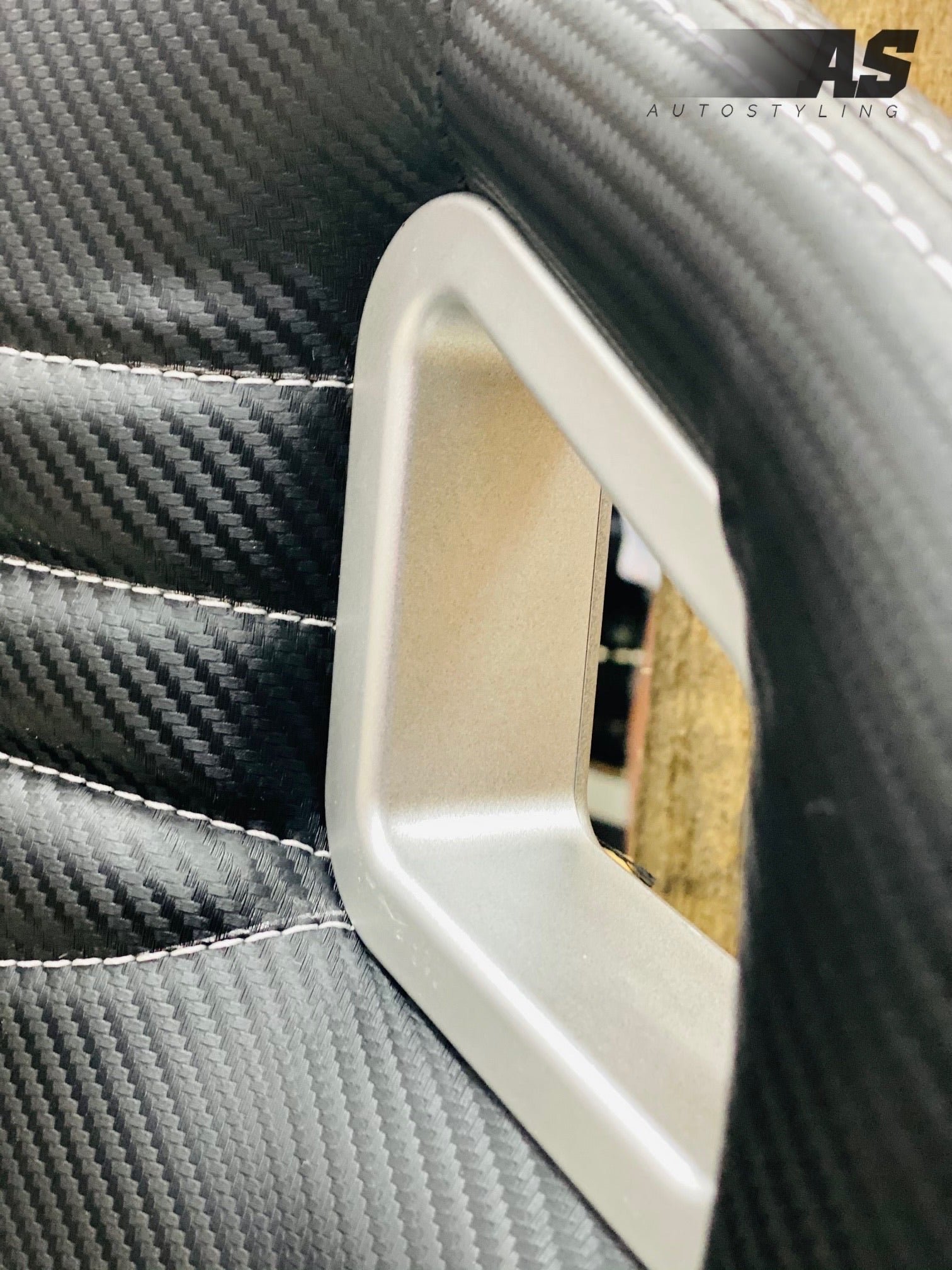 AS WINGBACK SEATS (D) CARBON LOOK