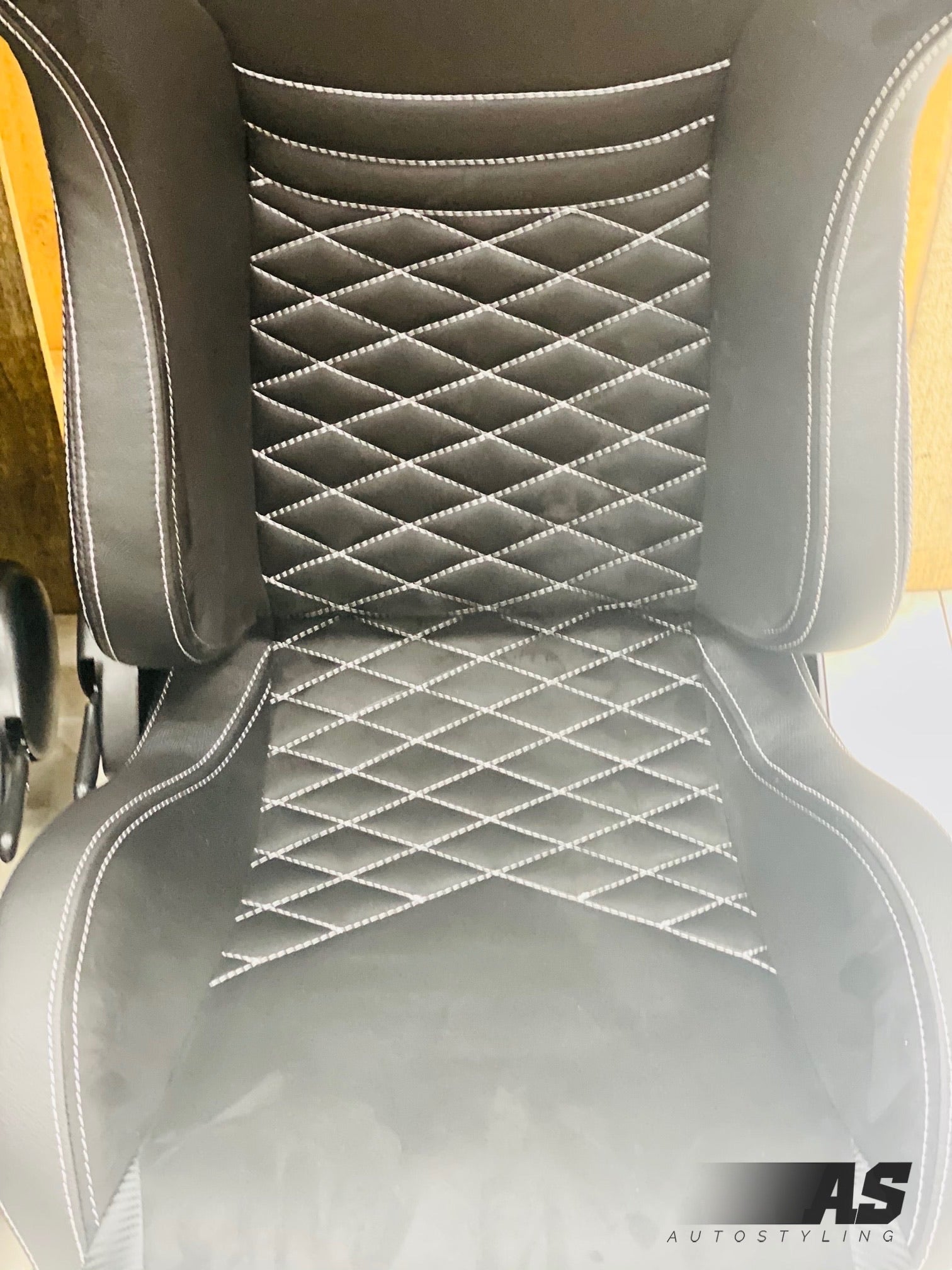 AS WINGBACK SEATS (B)